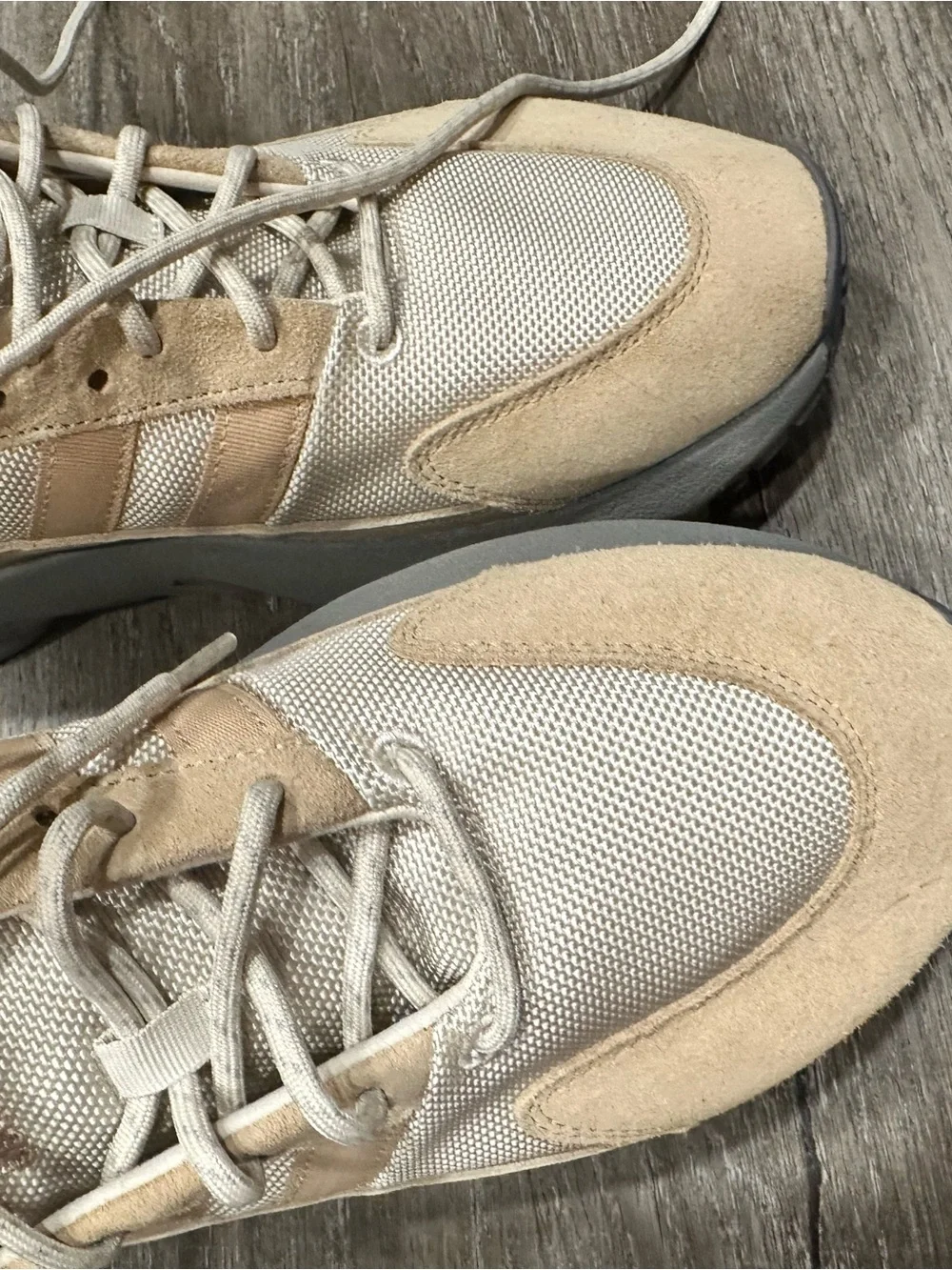 Adidas Men’s Beige Suede & Mesh Sneakers Mens Size 9 (New)